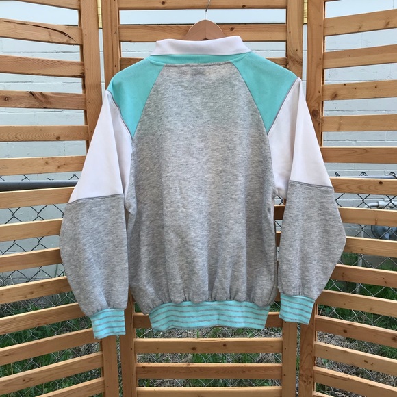 (SOLD) ‼️ Vintage Color Block sweatshirt - Picture 5 of 8